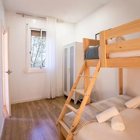 2sic1033 - Bright Flat Near Sagrada Familia Barcelona